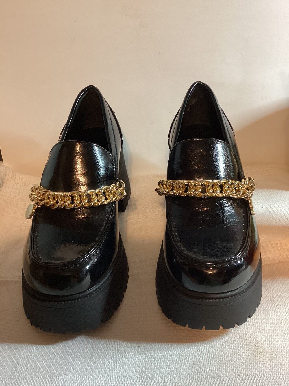 Soda Women’s Platform Wedge Heel Shoes With Gold Chain Hardware SZ 7M